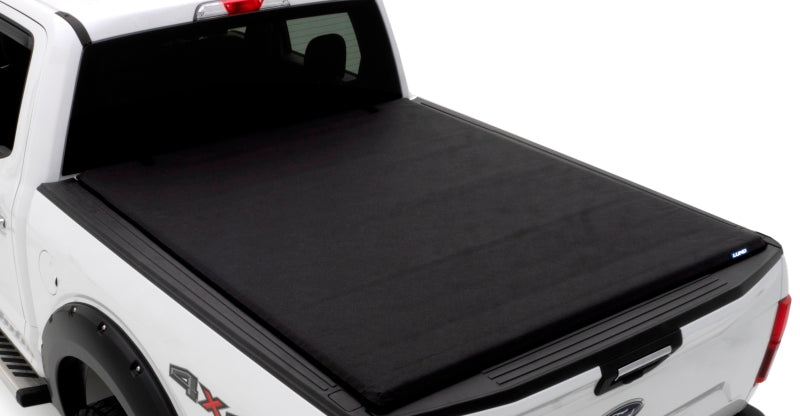 Lund 15-17 Chevy Colorado (5ft. Bed) Genesis Roll Up Tonneau Cover - Black