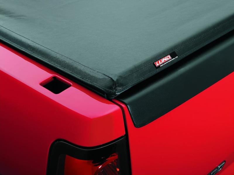 Lund 15-17 Chevy Colorado (6ft. Bed) Genesis Roll Up Tonneau Cover - Black