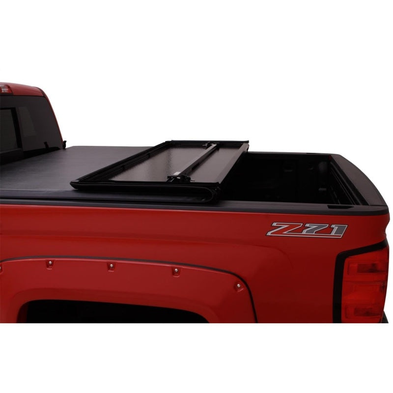 Lund 16-23 Toyota Tacoma (5ft. Bed) Hard Fold Tonneau Cover - Black